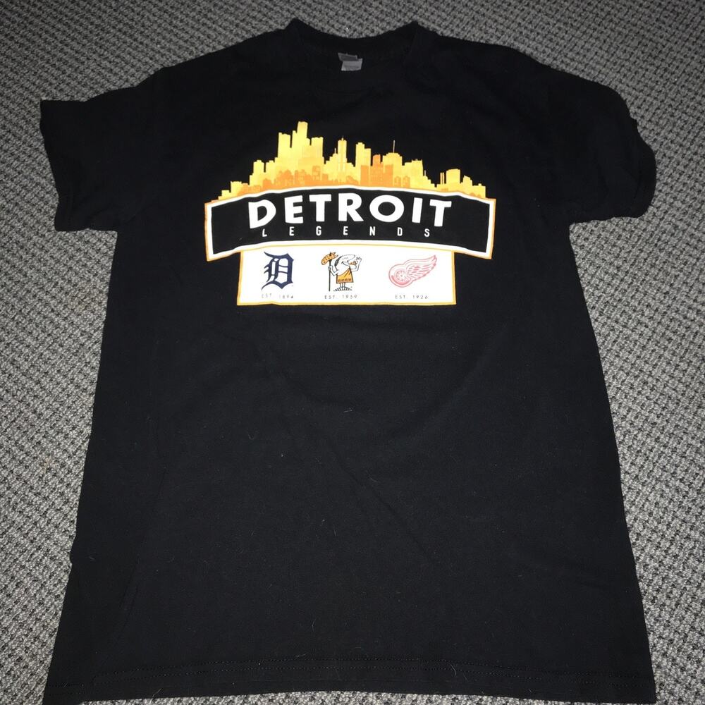 Detroit‎ Legends Adult Small Tee Little Caesars Tigers Red Wings